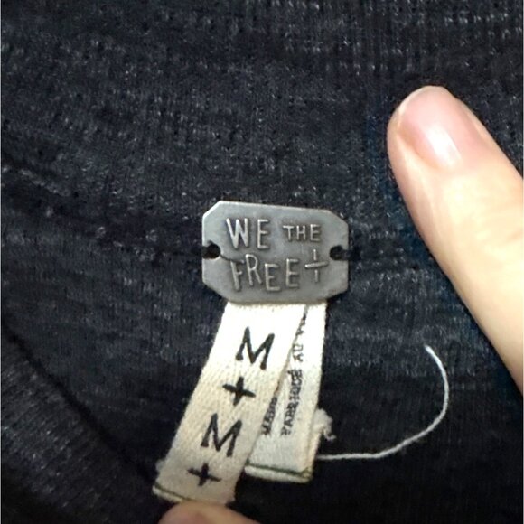 We The Free Charcoal Gray Lightweight Knit Pullover Sweatshirt M Soft Blend - Picture 2 of 6